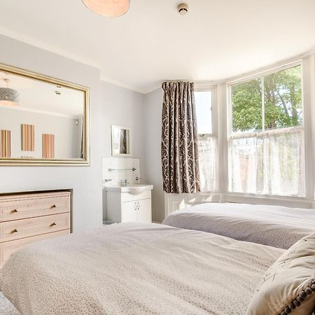 Queen Bs Bridlington Extérieur photo